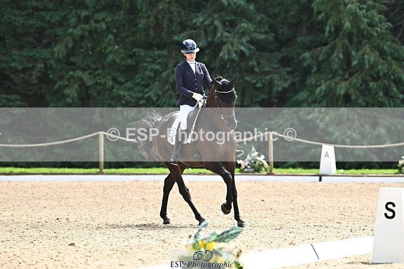 240811-141847-06325 - 115-Lucy.Amy-Millenium.Falcon