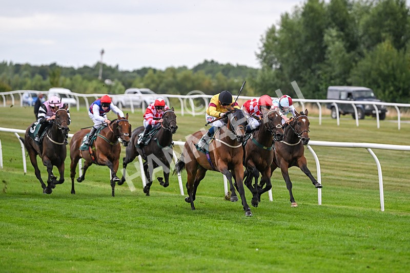 180825-Race 3-Flowstate-8501 - Race 3