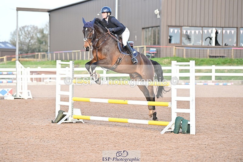 231209A-130745-01824 - Cls 13 Foxhunter & 1.20m Open