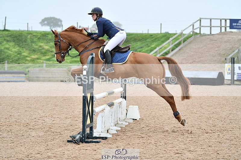 241102A-111658-04245 - SAT Cls 9 British Novice and 90cm Open