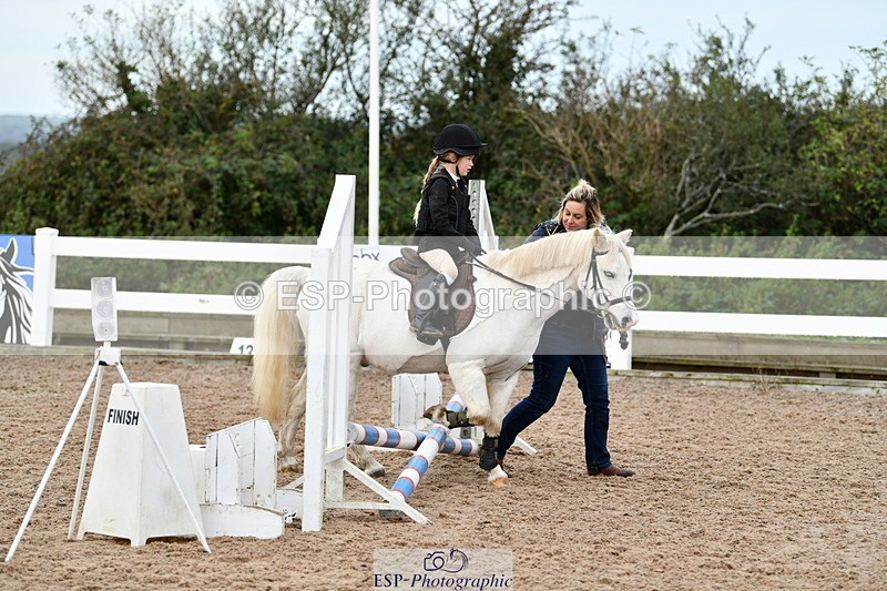 241013B-085427-00053 - Cls 1 Clear Round