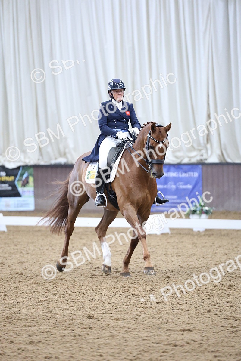 SBM_004744 - Class 9 - FEI Inter 1 Gold - 16.59-17.47