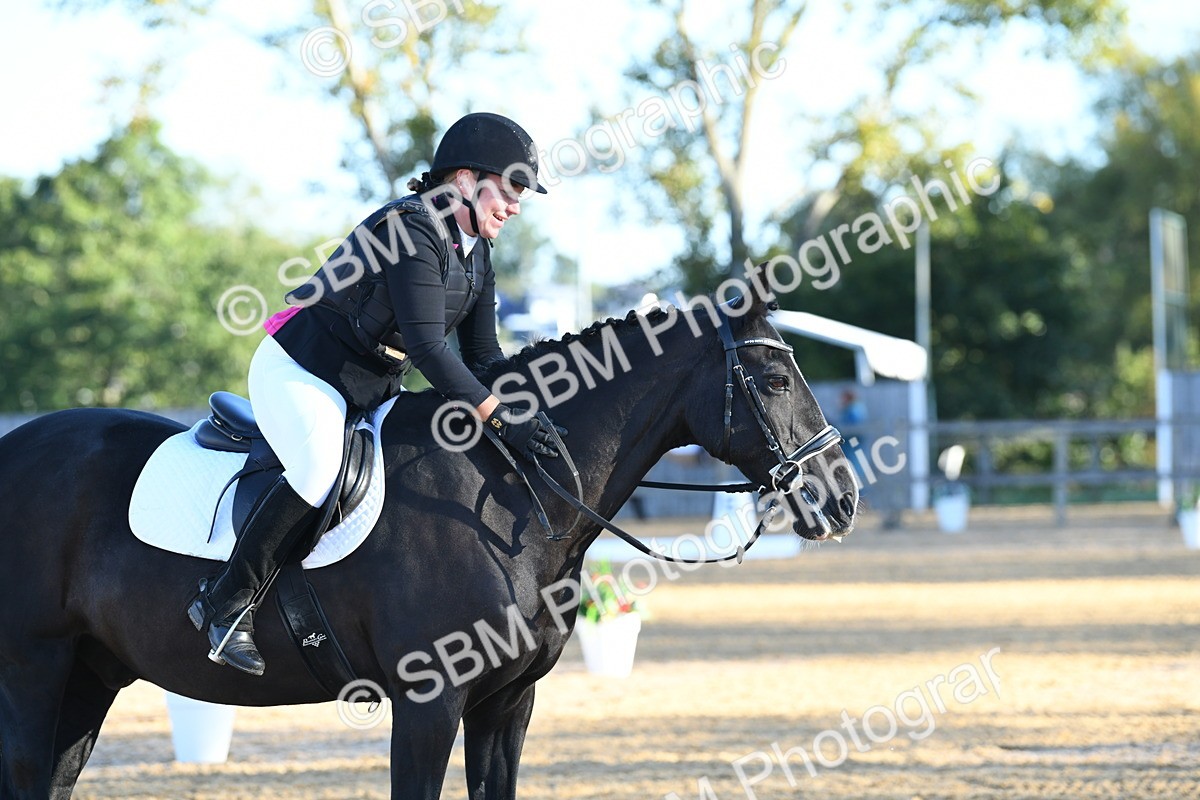 SBM_14304 - D4 - Small Tour Championship - Intro B