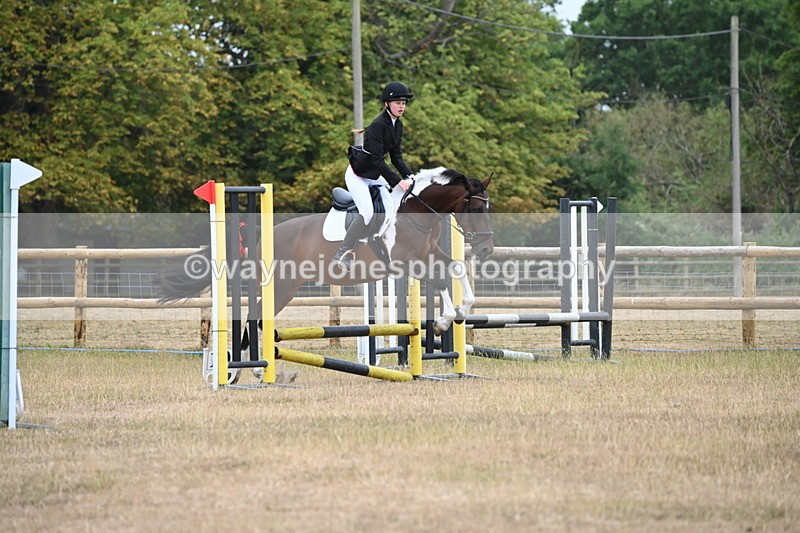 WJ6_0052 - Class 13 Novice Jumping 60cm