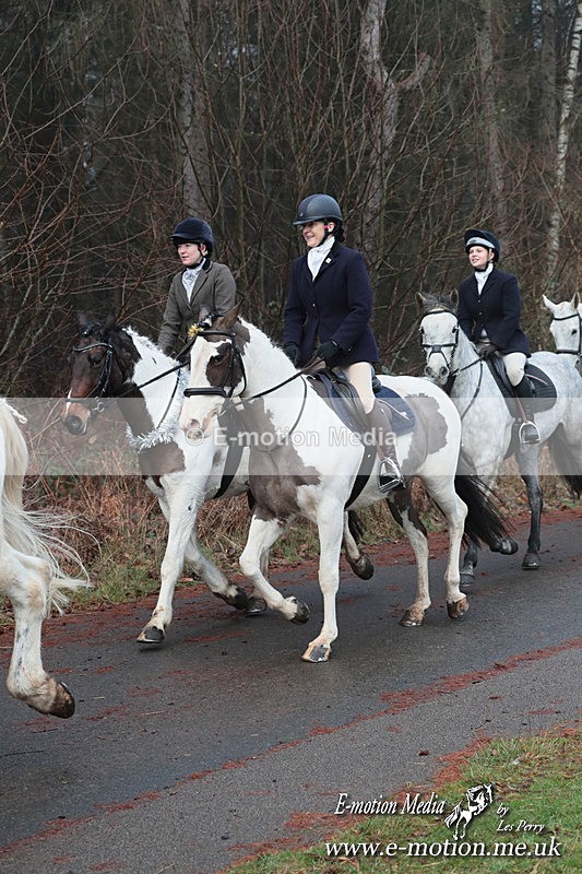 HUPY 261224 425 - Pytchley with Woodland Hunt Boxing Day Meet 26th December 2024