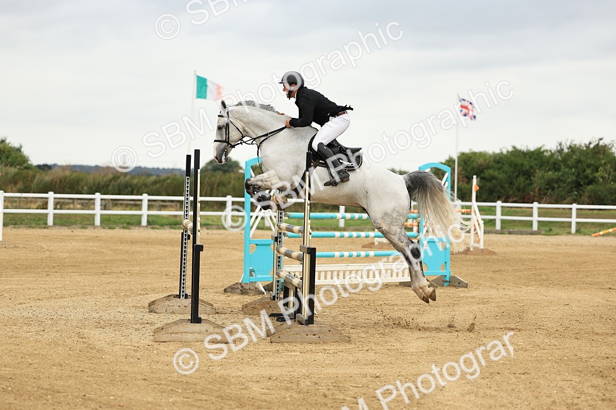 SBM_003529 - Class 4 - Senior Foxhunter - 1.20m Open