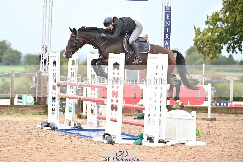 251003-134451-01201 - Cls 3 Foxhunter and 1.20m