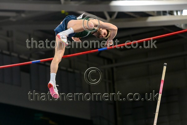 SeniorInd25-919620 - Field Male