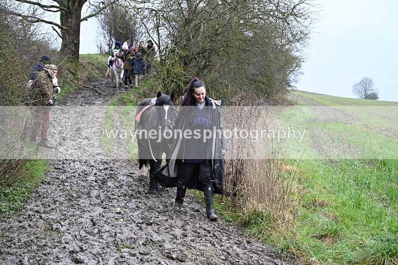 WJ7_9561 - Walk out..