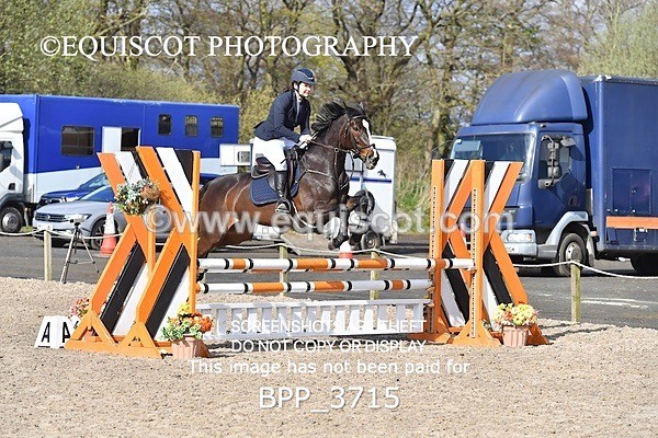 BPP_3715 - CLASS 3 FRI Senior British Novice/ 90cm Open