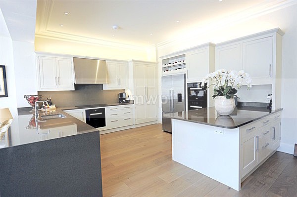 PIC 3  - Property Photography/Houses, Flats