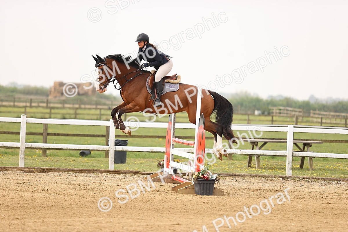  - Class 15 - Senior British novice - 90cm
