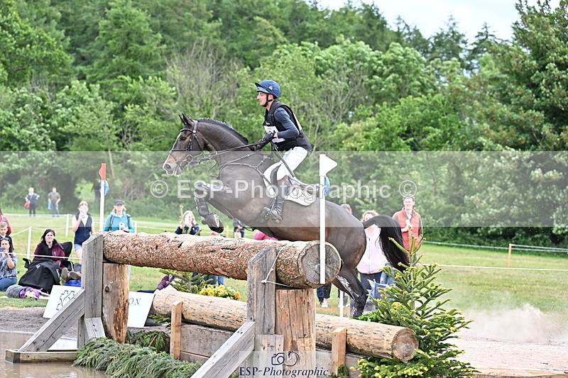 250525A-143753-16529 - D-404-Tom.Jackson-PLOT.TWIST.B