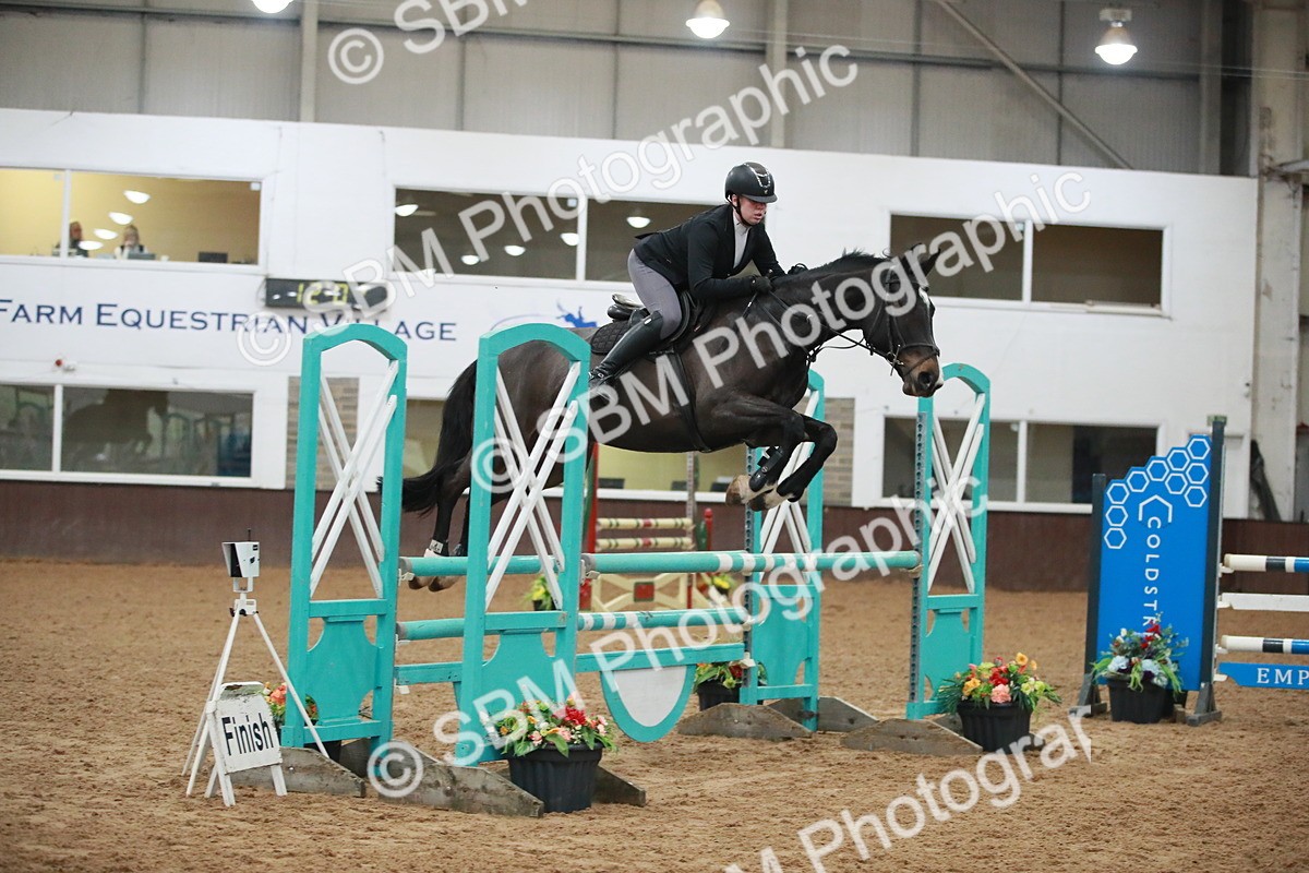 SBM_001103 - Class 4 - Senior Newcomers - 1.10m Open