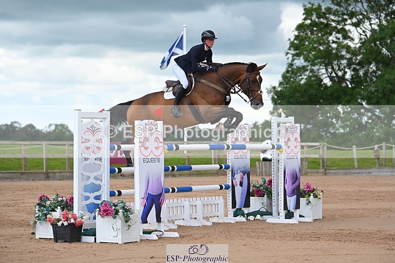 230721A-111525-05600 - Cls 6, 2 Star Medium 1.35m