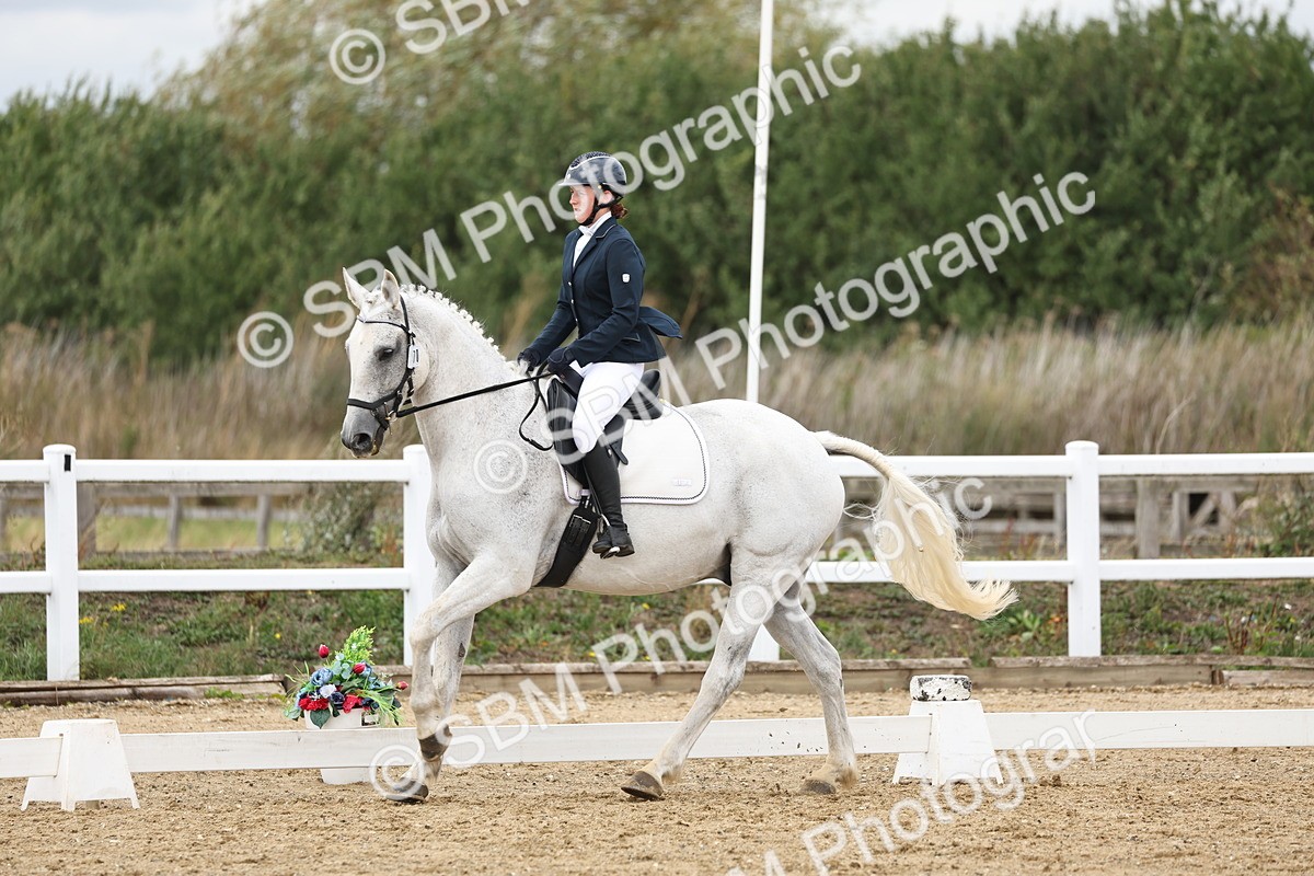 SBM_002652 - Class 7 - Novice 2 Warm Up
