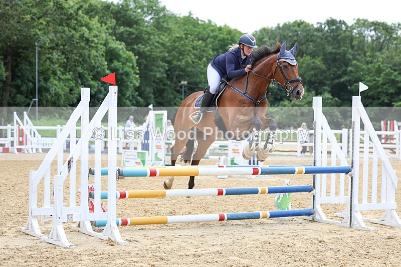 3E7A3241 - Class 4: Senior British Novice/90cm open