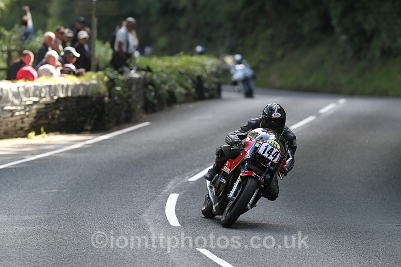 FOM_1135 - Classic TT Lap of honour