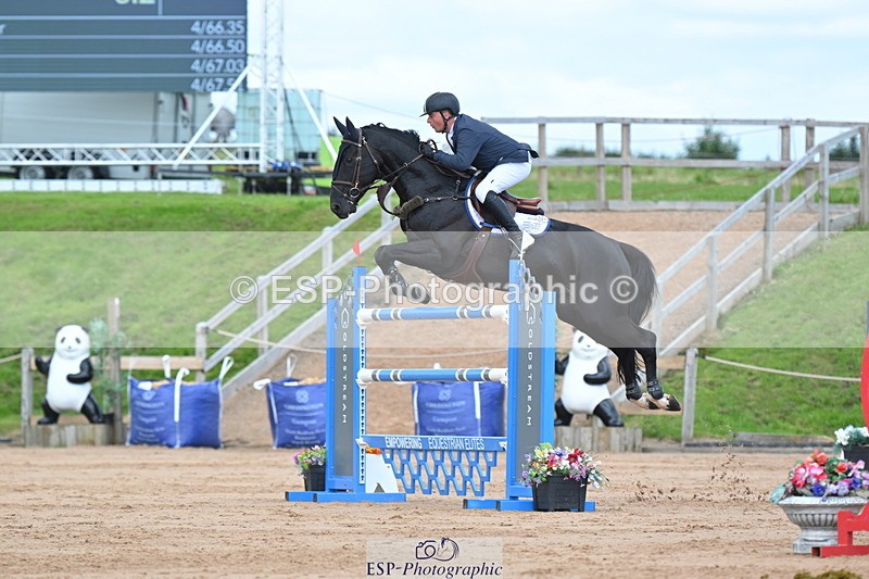 230721A-155013-07449 - Cls 10, 2 Star Big 1.45m Start to break