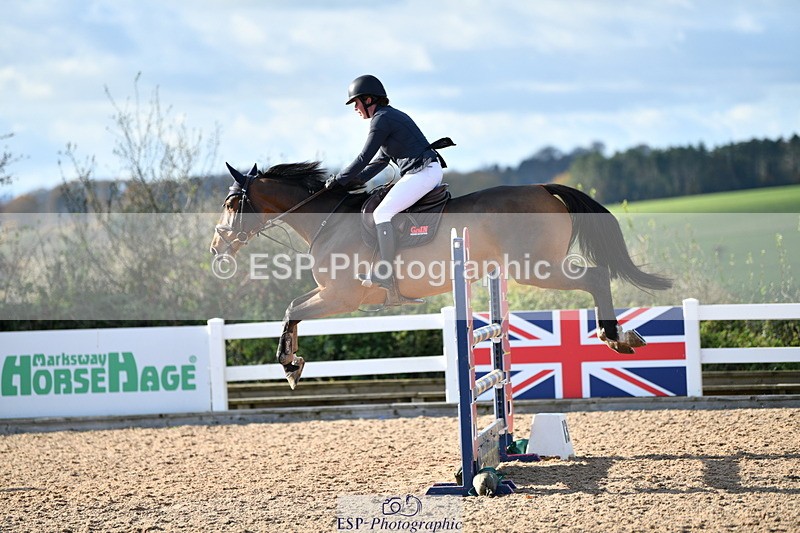 231110A-135646-00717 - Cls 5 Newcomers & 1.10m Open