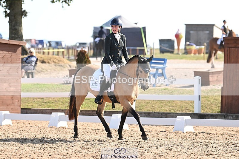 250816-094547-02969 - 065-Nicky.TurriffMyshall.Robby