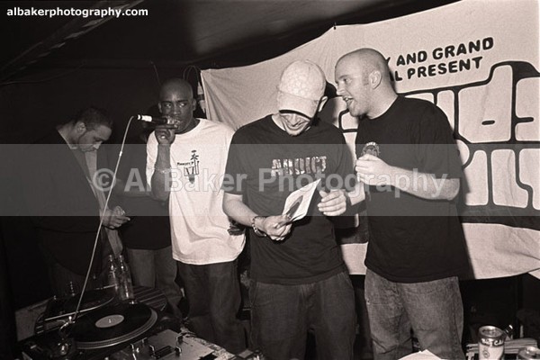 30 rodney-p skitz - Friends-&-Family @ the-roadhouse 12.02.05