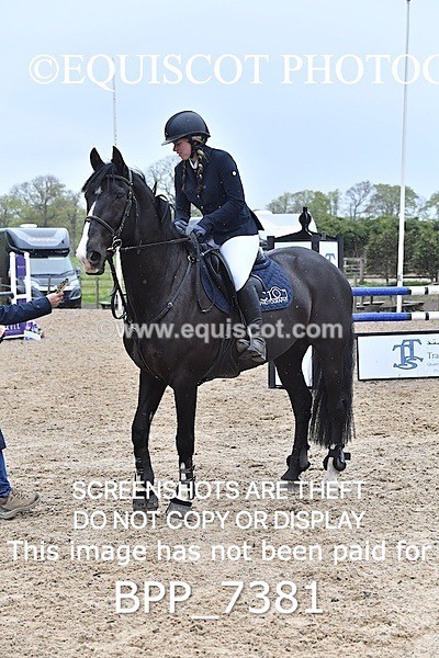 BPP_7381 - CLASS 9 FRI  Senior Newcomers/ 1.10m Open