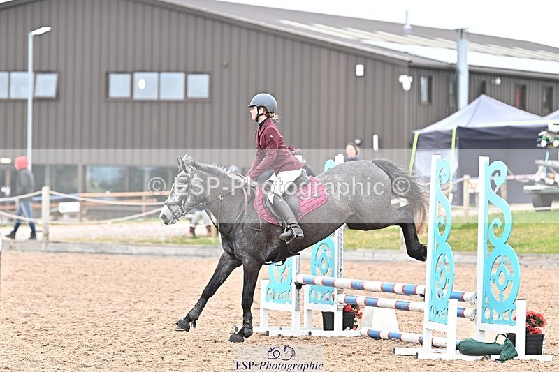 250414-101728-00049 - 70cm Round 1