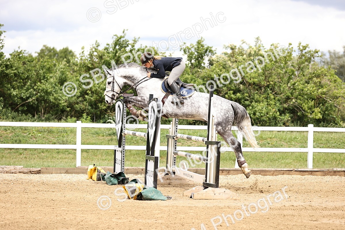 SBM_003030 - Class 11 - Senior Newcomers - 1.10m