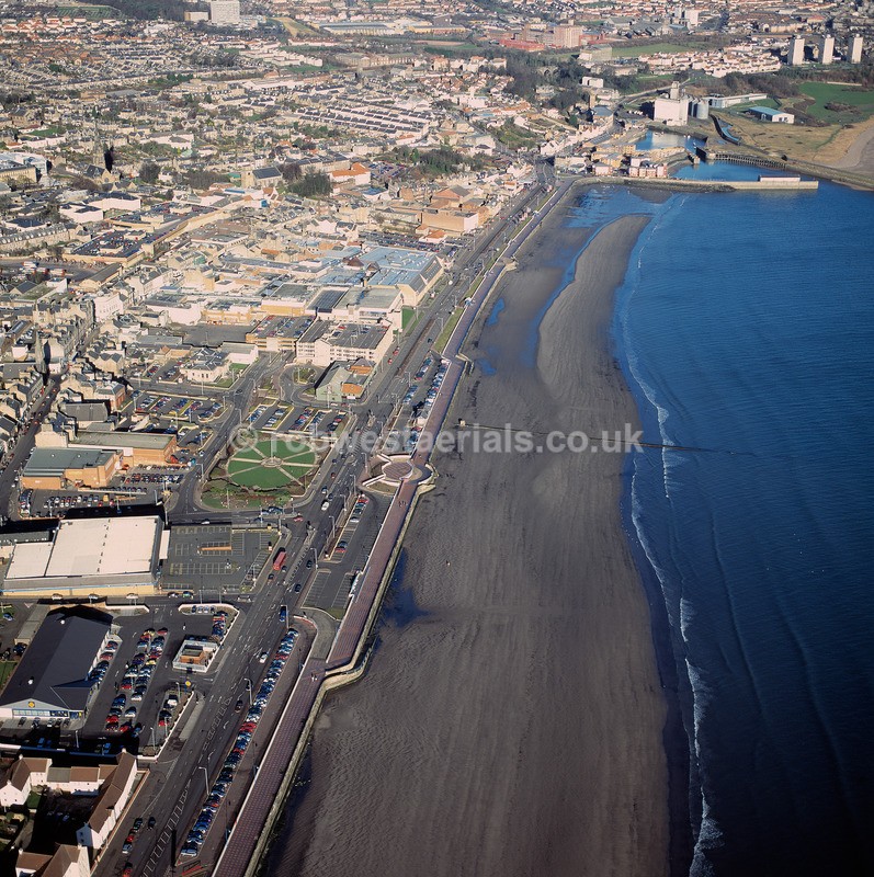 A00561C Kirkcaldy coastal town promenade Fife - Settlements, infrastructure and attractions