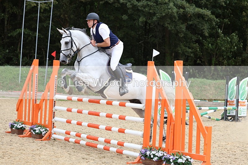 3E7A6398 - Class 8: Senior Newcomers/1.10m open