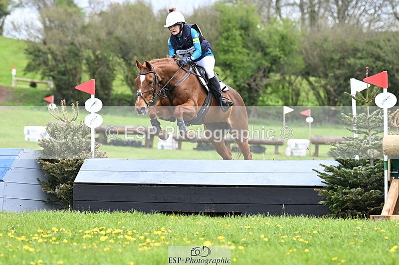 250419-143757-12495 - 713-Helen.Banbury-RED.OCTOBER