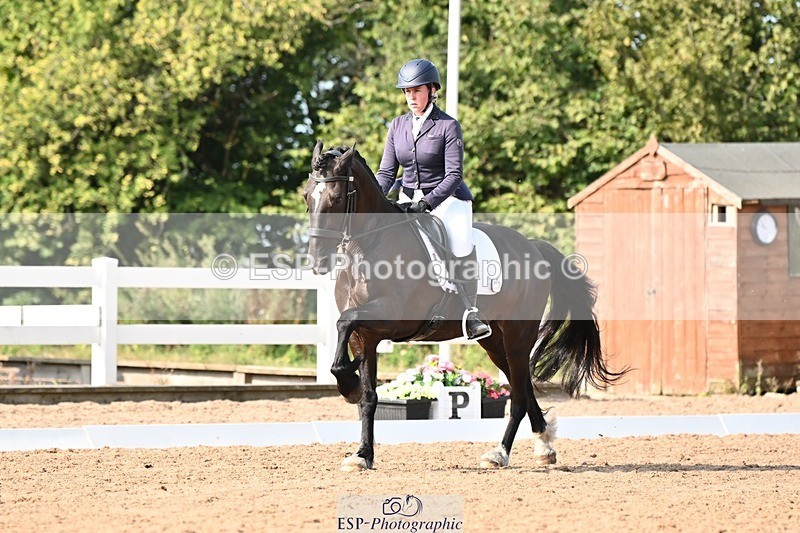 250815-095205-00223 - 027-Samantha.PringTongwynlais.Moon.Dancer