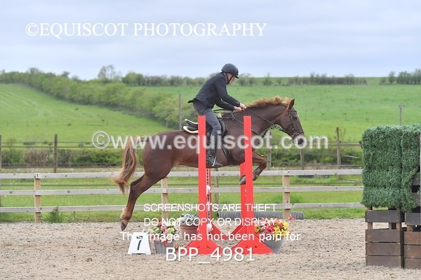 BPP_4981 - CLASS 24 SUN Senior BritiNovice/ 90cm Open