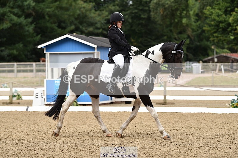 140109A-231620-08417 - 129-Nicole.Windley-Sweetcombe.Huntsmans.Girl