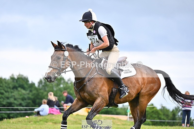 250524A-165329-15094 - C-274-Bizzy.Loffet-LONGBROOK.CHILLI.FLOWER