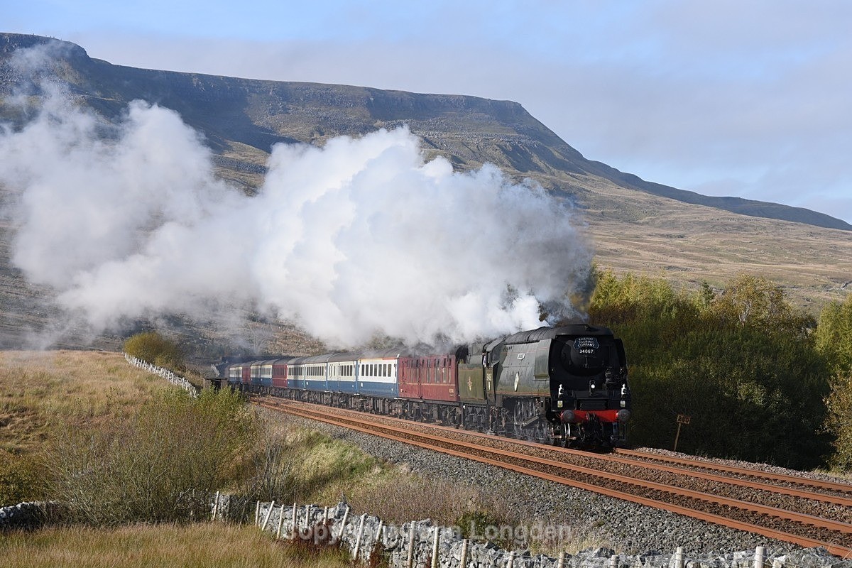 JL - 11.10.25 34067 'Tangmere' 1Z87 Carlisle - London Euston, MP260 - Latest shots