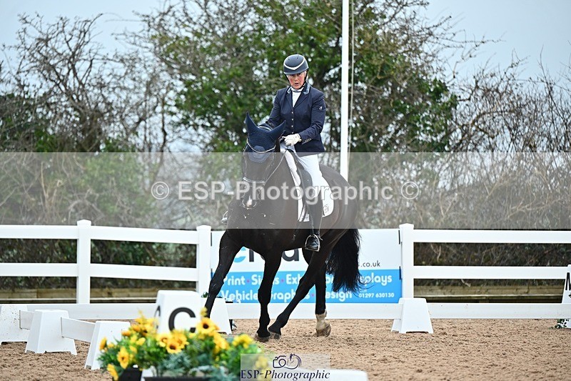 250214-094847-00697 - 228-Louise.Hutchinson-Shovern.Noire