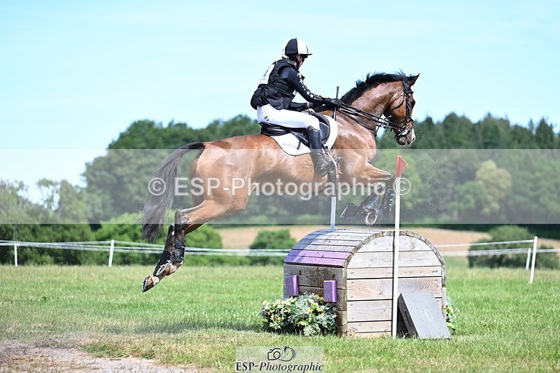 260530A-122002-14135 - C-374-Hannah.Nicolson