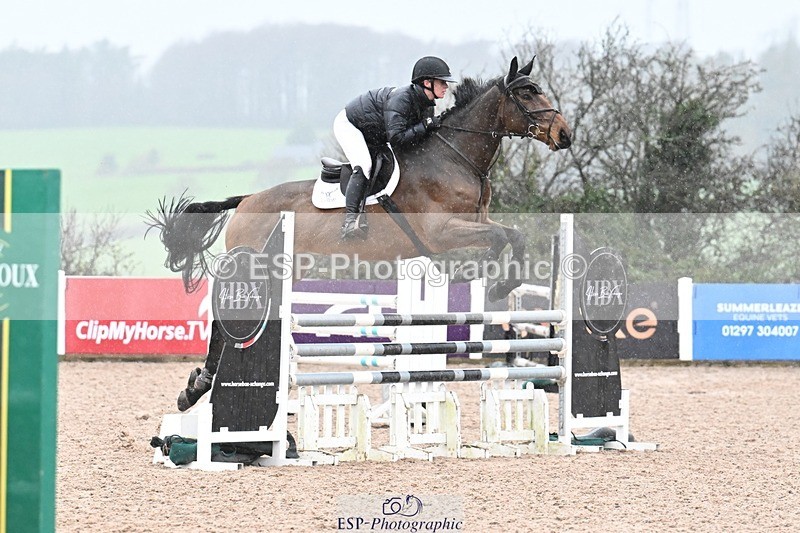 251205-124511-00524 - Cls 7 Snr Newcomers and 1.10m