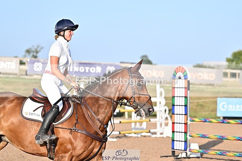 250812-190428-00529 - 1m and 1.10m