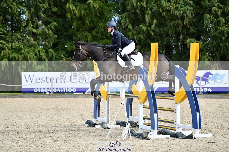 240324-123028-02566 - Cls 9 Snr 1.05m Open