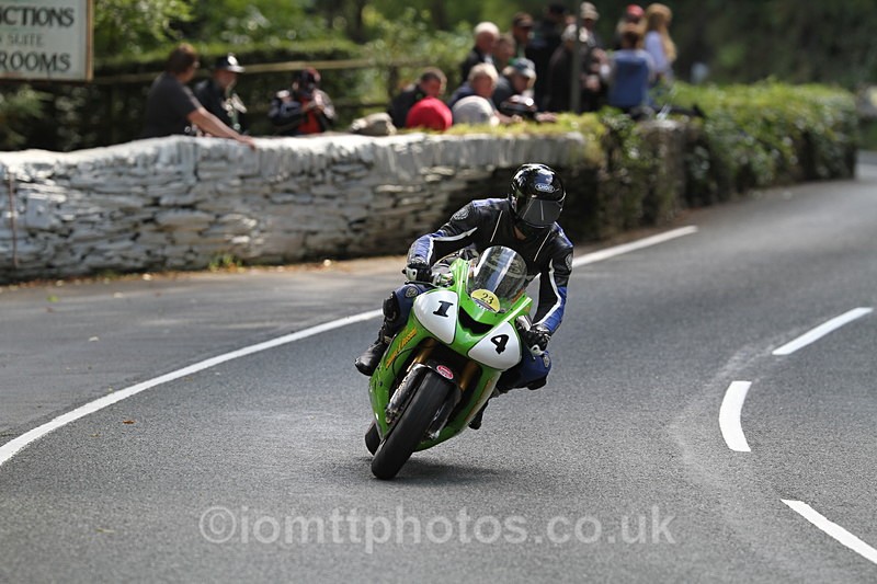 FOM_1018 - Classic TT Lap of honour