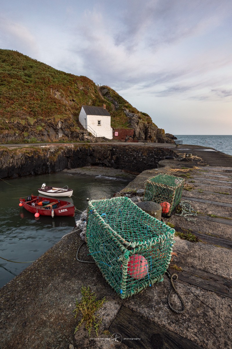 Porthgain harbour wall - Seascapes