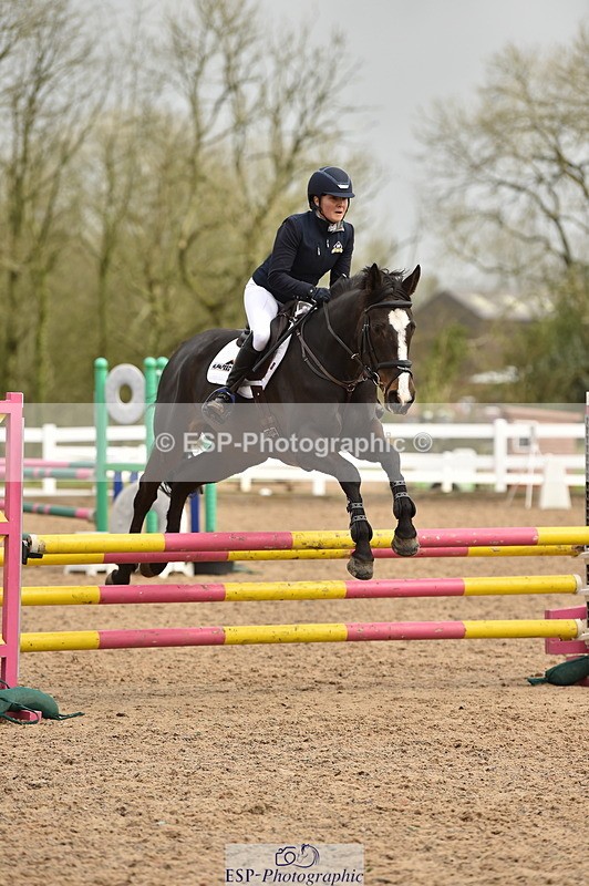 240405A-110116-00654 - Cls 8 British Novice and 90cm Open