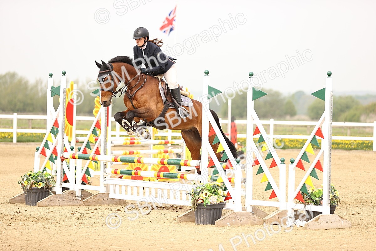  - Class 15 - Senior British novice - 90cm