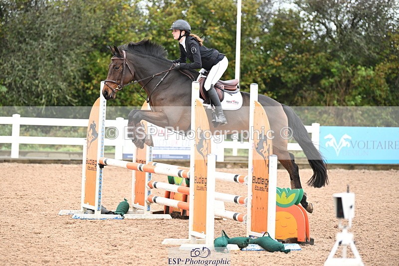 241023A-111635-00500 - Cls 1 British Novice and 90cm Open