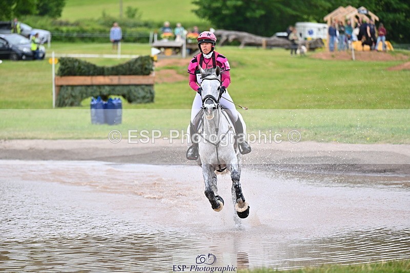 250524A-122312-10184 - B-320-Emma.Hyslop-Webb-CHICAGO.CHARLIE