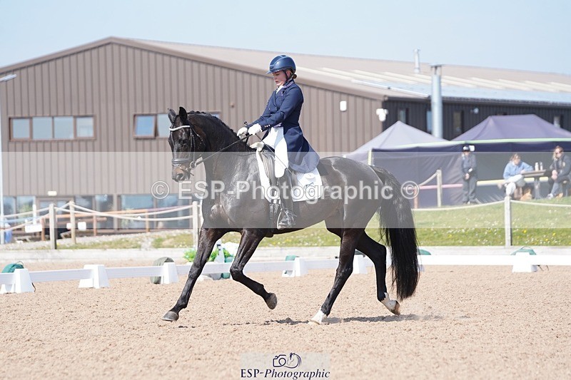 250404-132832-06180 - 003-Abbie.Newbury-Seagry.Firstamour