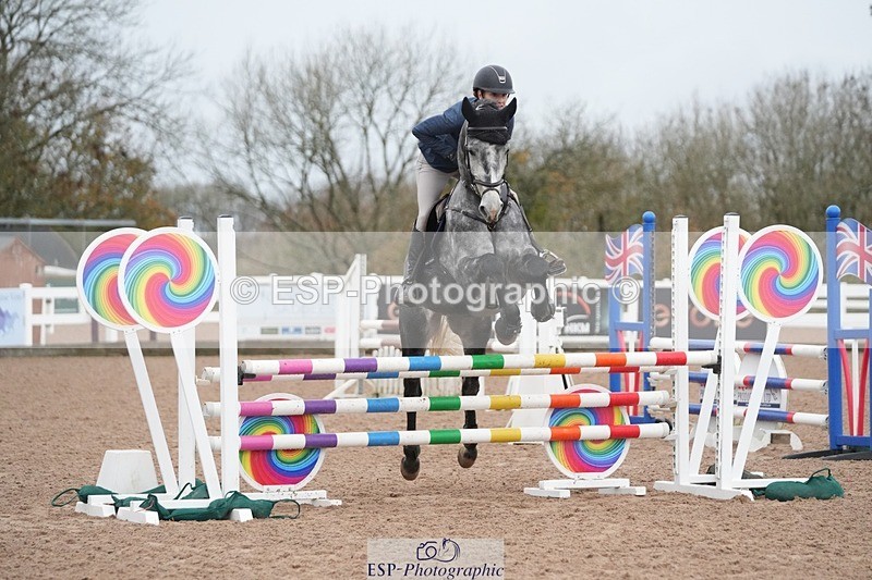 251109-083851-03048 - Cls 15 British Novice and 90cm Open